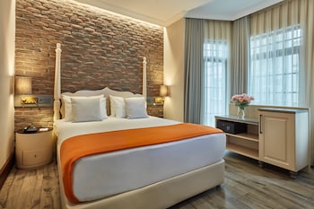 Grand Suite, Balcony, City View