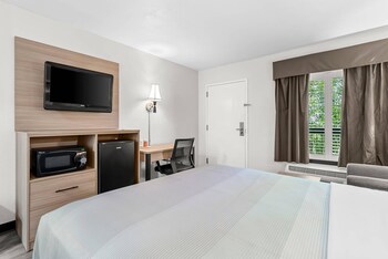 Standard Room, 1 Queen Bed, Non Smoking