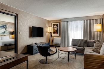 Suite, Accessible (Loft)