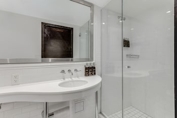 Suite, 2 Bathrooms (Loft)
