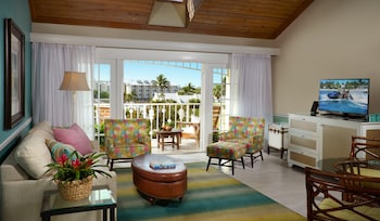Suite, 1 Bedroom, Partial Harbor View