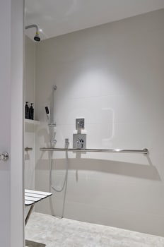 Suite, 1 Bedroom, Mobility Accessible, Balcony