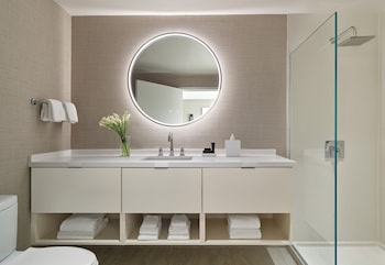 Suite, 1 Bedroom, Balcony
