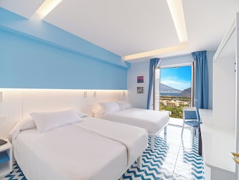 Classic Quadruple Room