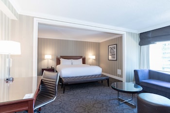 Grand Room, 1 King Bed (Deluxe, Middle Floors)