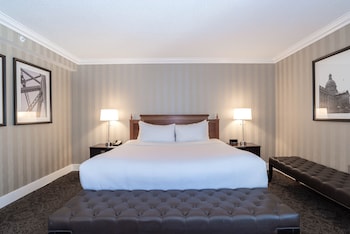 Grand Room, 1 King Bed