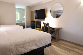 Room, 2 Double Beds, Non Smoking, Kitchenette
