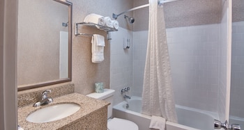 Room, 1 King Bed, Non Smoking, Kitchenette