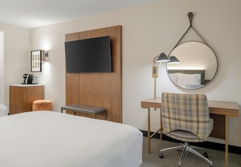 Standard Room, 2 Queen Beds, Accessible Bathtub, Non Smoking (Comm, Mobil, Access Tub)