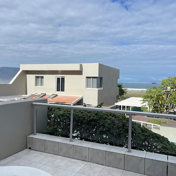 Room, Partial Ocean View