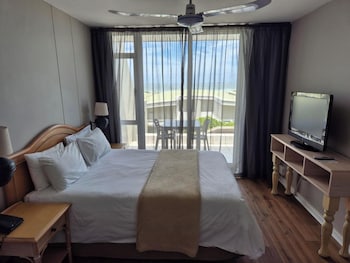 Standard Studio, 1 Queen Bed