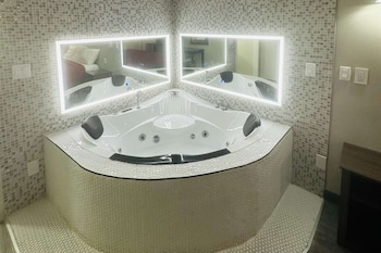 Suite, 1 King Bed, Non Smoking