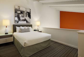 Suite, 1 Queen Bed