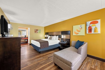 Standard Room, 1 King Bed, Accessible, Bathtub