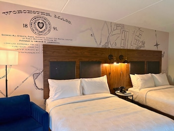 Deluxe Room, 2 Queen Beds, City View