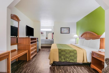 Suite, 1 King Bed, Smoking