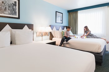 Standard Room, 2 Queen Beds