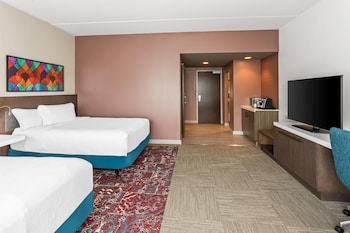 Room, 2 Queen Beds, Accessible (Roll-In Shower)