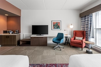 Room, 2 Queen Beds, Accessible (Roll-In Shower)