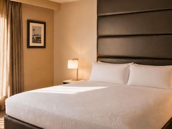 Deluxe Suite, 1 King Bed