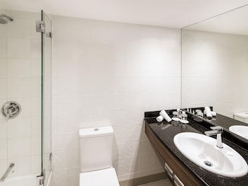 Executive Room, 1 King Bed