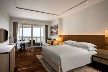 Executive Room, 1 King Bed, Club Lounge Access, Ocean View