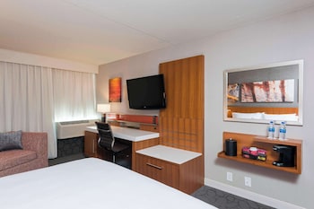 Family Suite, Multiple Beds, Pool View