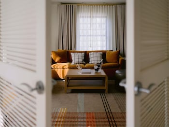 Premier Suite, 1 Bedroom, Corner (Nespresso)