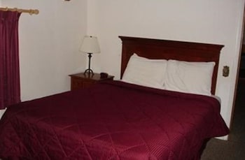 The Suite, One Bedroom Suite with Multiple Beds and Full Kitchen, Second Floor
