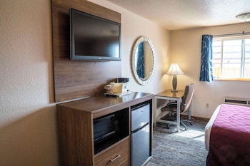 Room, 2 Queen Beds, Non Smoking, Jetted Tub