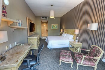 Standard Room, 1 King Bed (Top Floor)