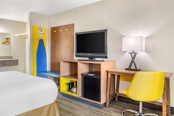 Standard Room, 1 King Bed, Non Smoking