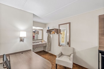 Superior Room, 1 King Bed, Smoking