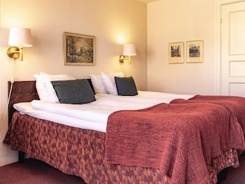 Economy Double Room, 2 Twin Beds, Non Smoking