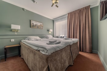 Suite, Multiple Beds, Non Smoking, Sea View (Living Room)
