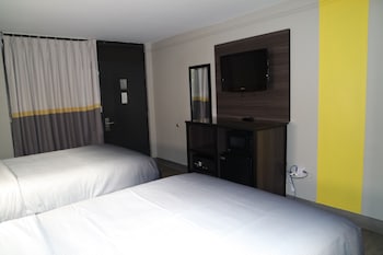 Room, 2 Queen Beds, Non Smoking