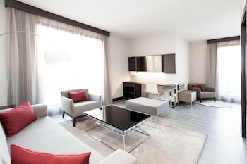 Executive Room, 1 Queen Bed, Terrace