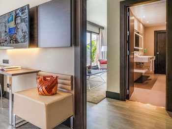 Superior Suite, 1 King Bed with Sofa bed