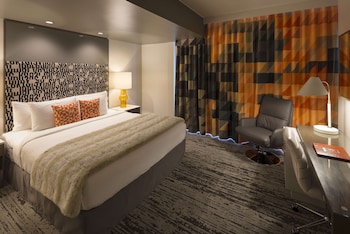 Standard Room, 1 King Bed, Non Smoking, City View