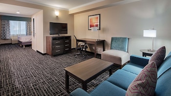 Suite, 1 Queen Bed, Non Smoking, Microwave (with Sofabed)