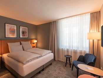 Standard Room, 1 Queen Bed
