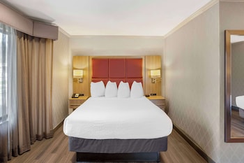 Standard Room, 2 Queen Beds, Non Smoking, Microwave (Oversized Room)