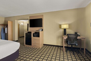 Suite, 1 King Bed, Non Smoking