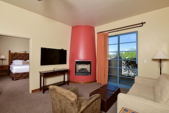 1 Bedroom Deluxe Suite