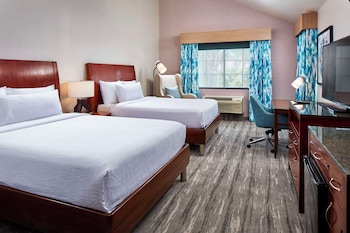 Deluxe Room, 2 Queen Beds, Corner