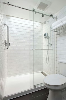 Deluxe Room, Multiple Beds, Hearing Accessible, Balcony