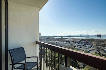 Room, 1 King Bed, Mobility Accessible, Bathtub (Bay View)