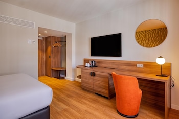 King Room with Garden View