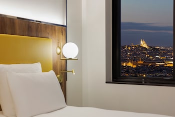 Deluxe Room, 2 Twin Beds (Paris Sacré-Coeur view)