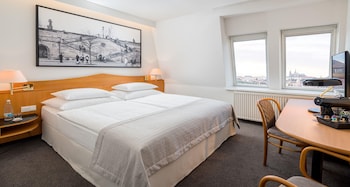 Room, 1 Double Bed (Castle View)